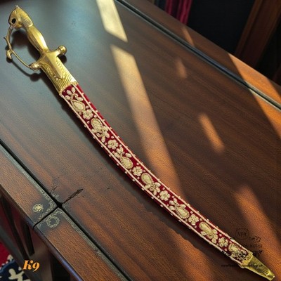 Weinrot Punjabi Stil verziert Schwert Halter Kirpan. Ideal für Hochzeit Bühnenrequisite