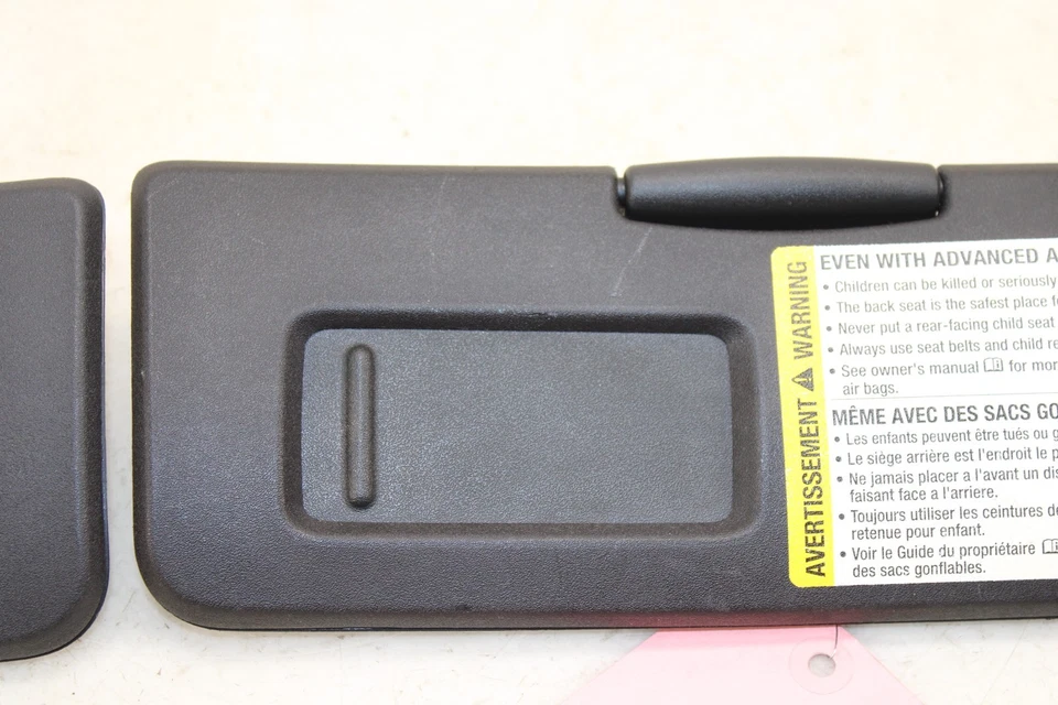 Оригинальный комплект солнцезащитных козырьков для Pontiac Solstice 2006–2009 годов выпуска NA76 - Изображение 3 из 4