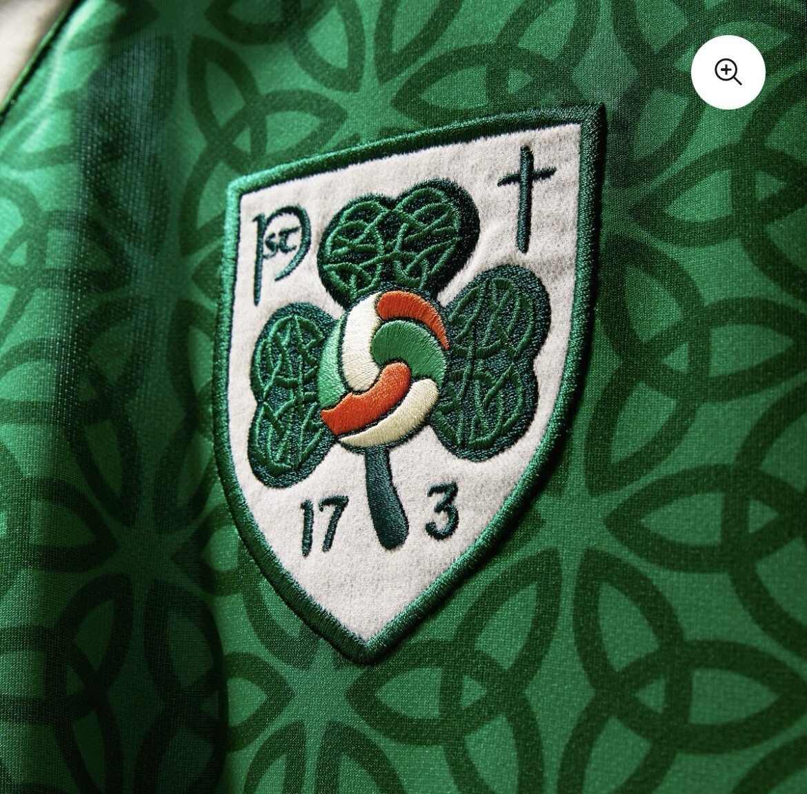 Umbro St Patricks Day 17-3 2025 Mens Football Jersey S 100