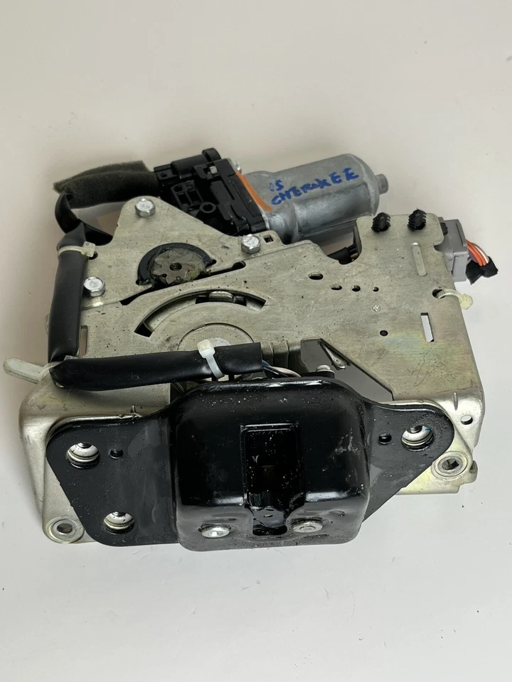 Jeep Cherokee 2015 actuador de bloqueo de puerta trasera con motor OEM Foto 2 de 4