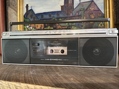 Vintage Realistic Cassette AM / FM Radio stereo - Model 14-788 - Works Great!