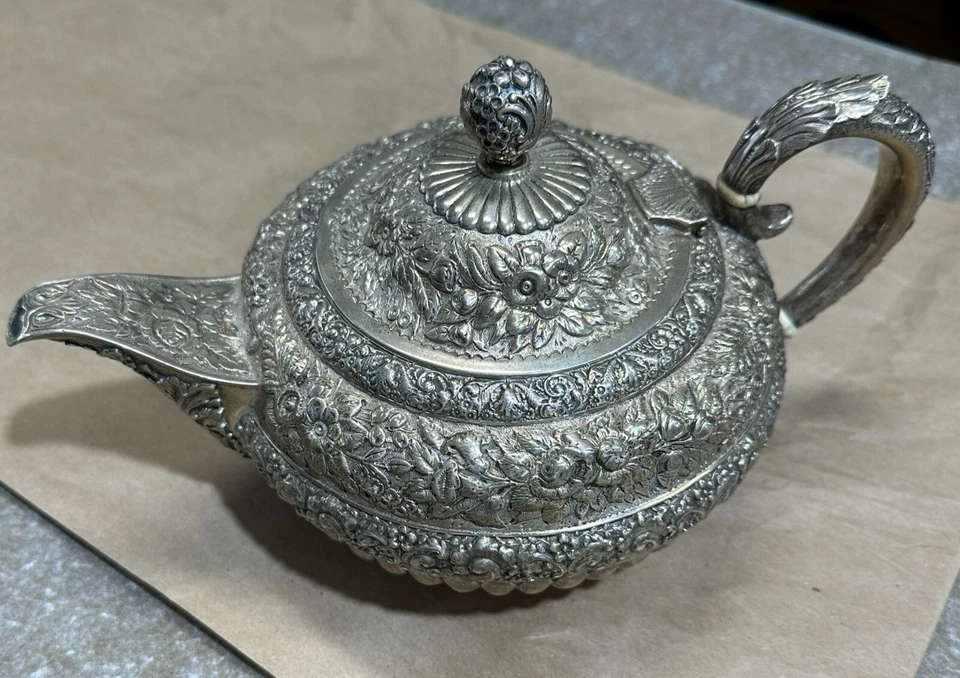 Juego de tetera crema azucarero de plata esterlina Tiffany & Co. Makers patrón 4686 Foto 4 de 4
