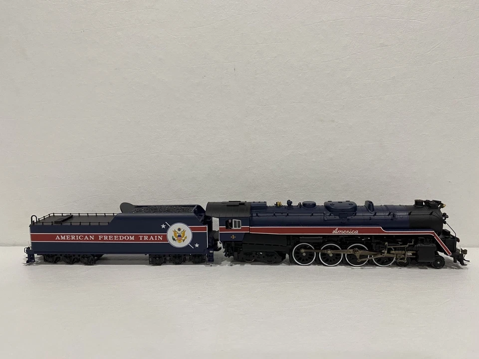 Precision Craft Models #590 HO Scale Reading 4-8-4 T1 American Freedom Train - Image 4 of 4