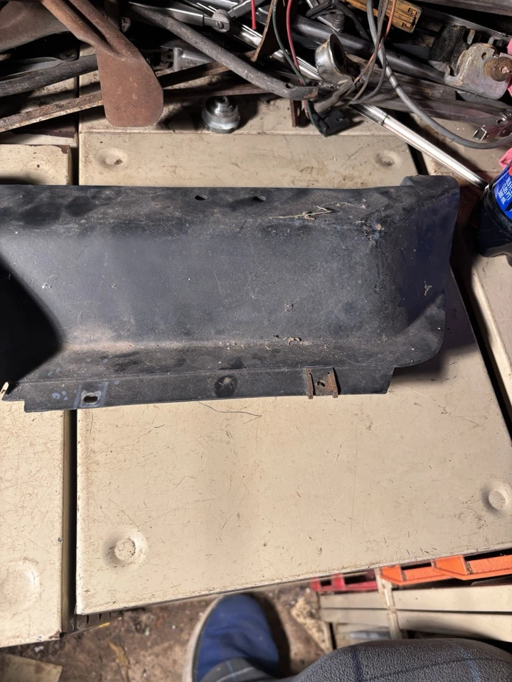 AMC AMX JAVELIN 1971-74 COLUMNA DE DIRECCIÓN INTERIOR RODILLERA MOLDURA FABRICANTE DE EQUIPOS ORIGINALES NEGRO Foto 3 de 4