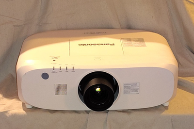 Panasonic PT-EZ580 LCD Projector 5400 Lumens ~PT-EZ580u 1506 Lamp