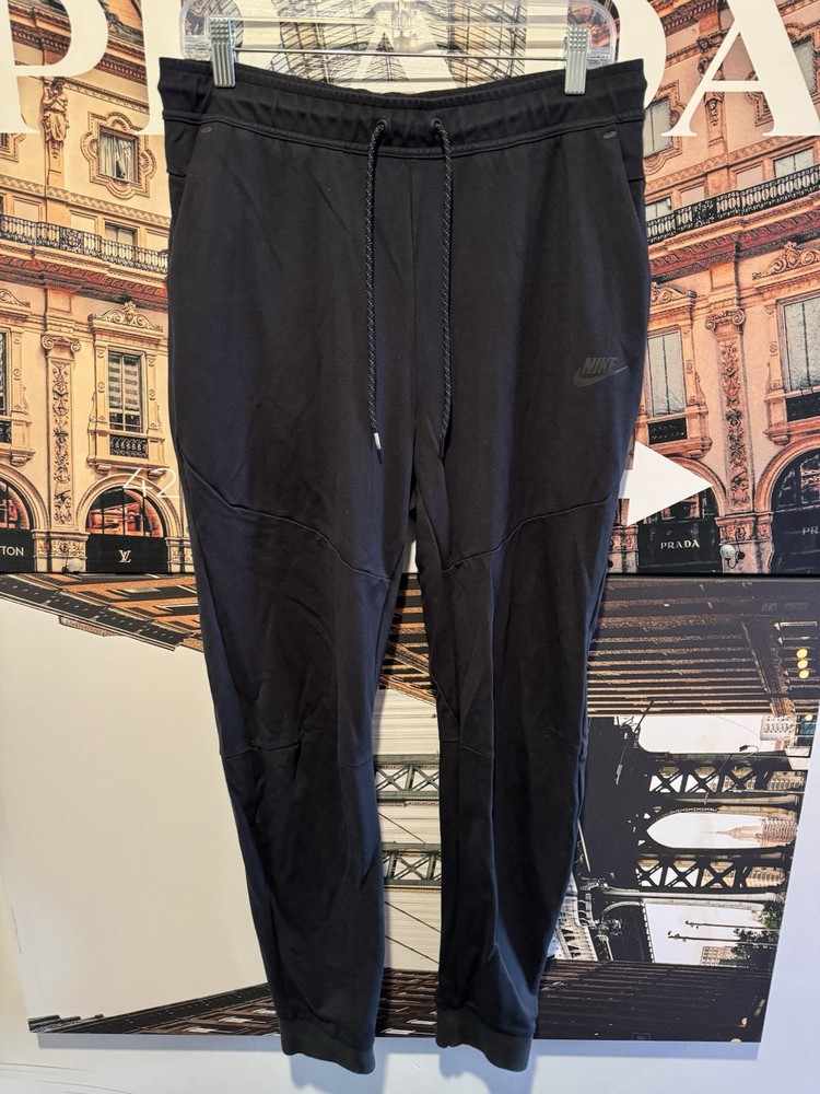 Nike Tech Fleece Joggers Triple Black Men’s Large Cozy Casual Fit
