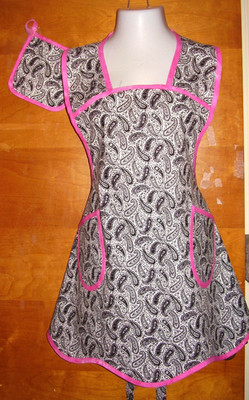 HANDMADE BIB APRON - PLUS SZ - BLACK  PAISLEY + HOT PINK TRIM  - VINTAGE - RETRO