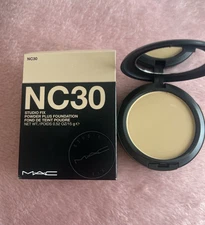 Mac ~ Studio Fix Powder Plus Foundation ~ NC30