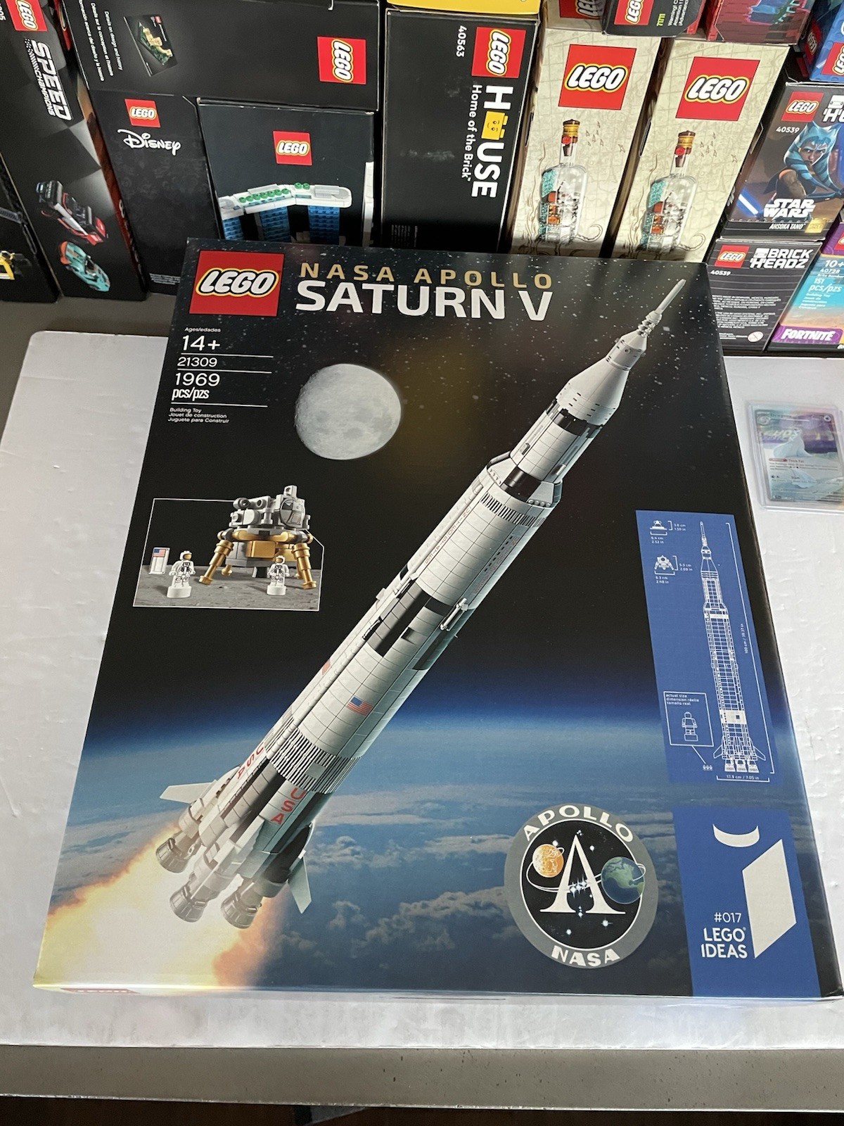LEGO Ideas NASA Apollo 11 Saturn V 21309