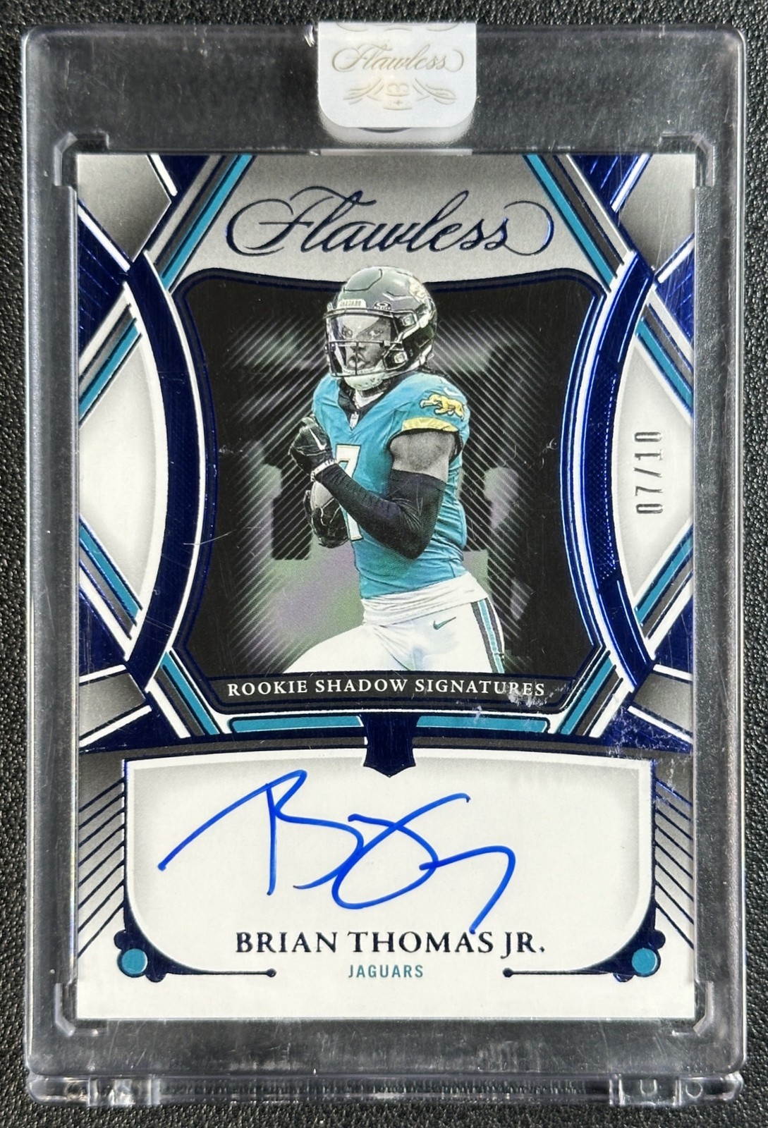 JSY# 7/10 BRIAN THOMAS JR. 2024 PANINI FLAWLESS ROOKIE SHADOW AUTO SAPPHIRE RC view 1