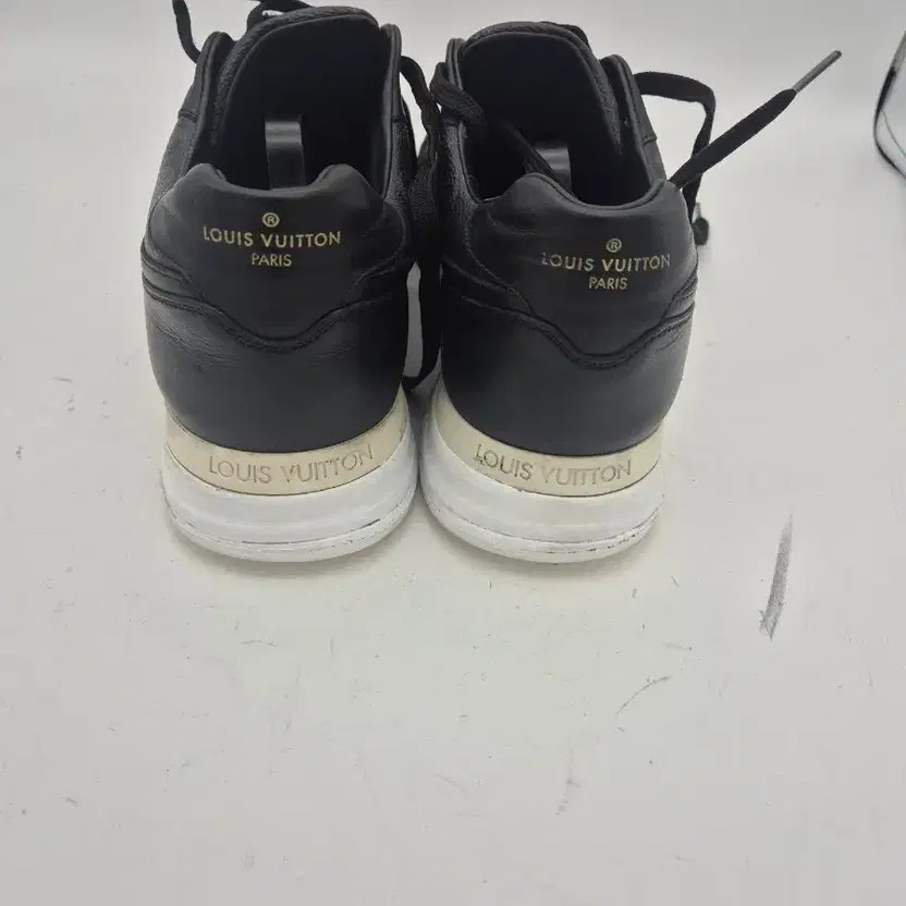 Louis Vuitton Black Leather Sneakers 260 US Size thumbnail 4