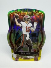 2022 Panini Select - Club Level Tom Brady #207 Green & Yellow Prizm Die-Cut