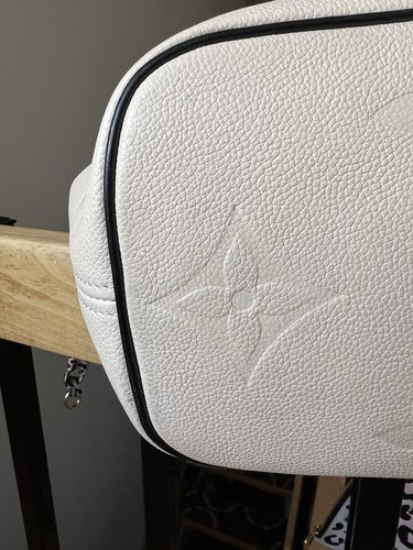 Louis Vuitton Neverfull Wild At Heart MM Crème Animal Tote - Picture 19 of 19