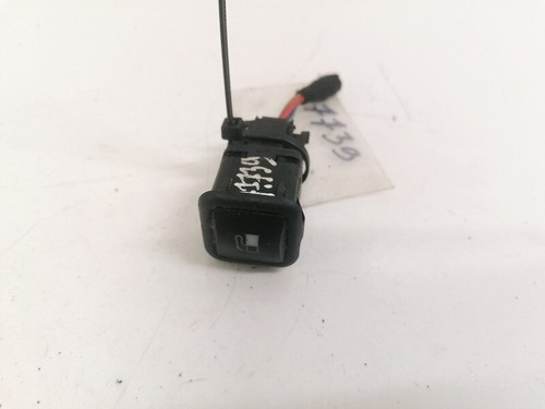 Volkswagen Golf 1999 Fuel Cap Switch (Gas Fuel Door Switch Button) #1528757-17