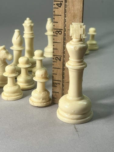 Vintage Chess Pieces 32 Piece Plastic Set 3.5” Kings - Picture 10 of 10