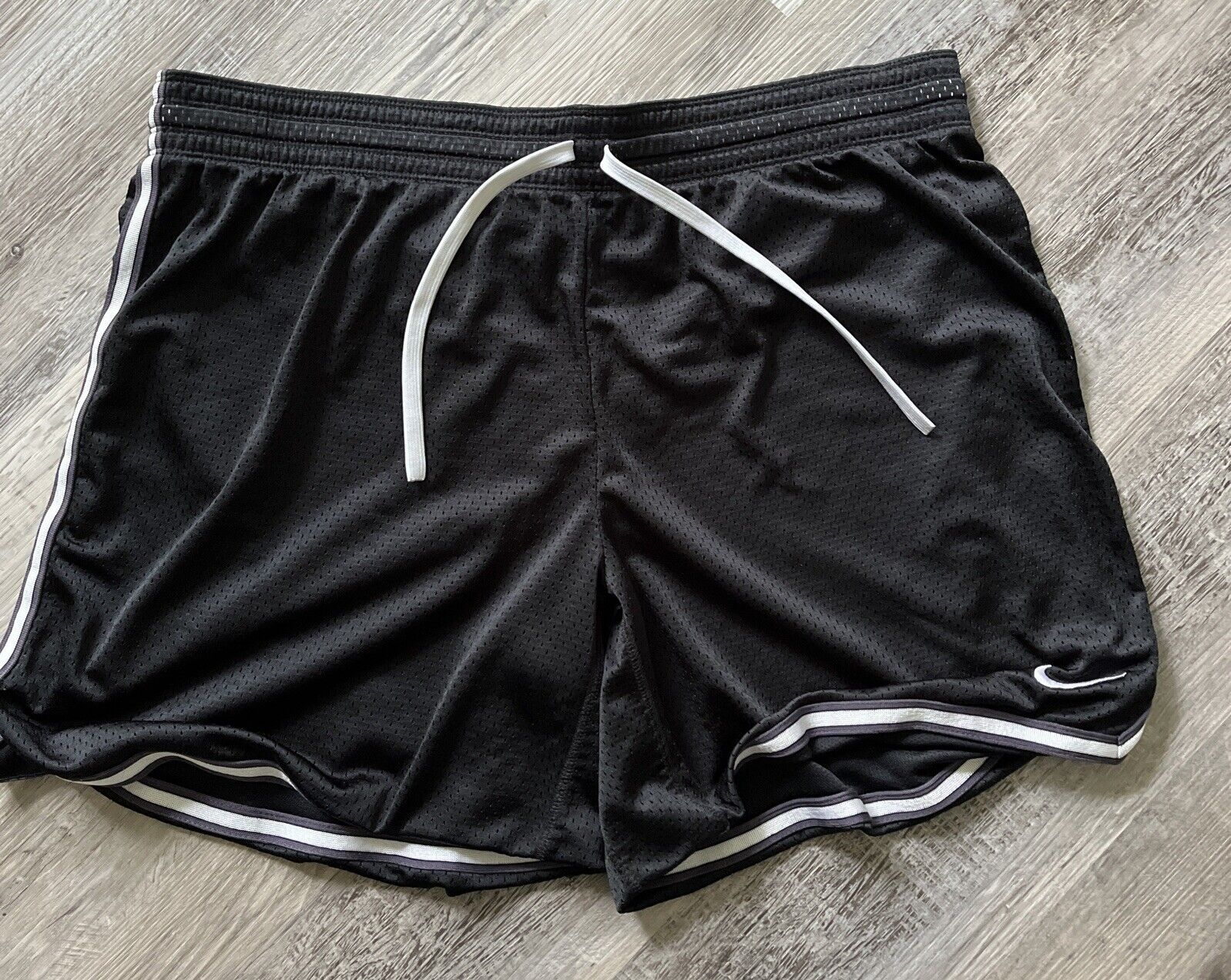 Nike Womens Size XL Black  Athletic Shorts Gym Wo… - image 1
