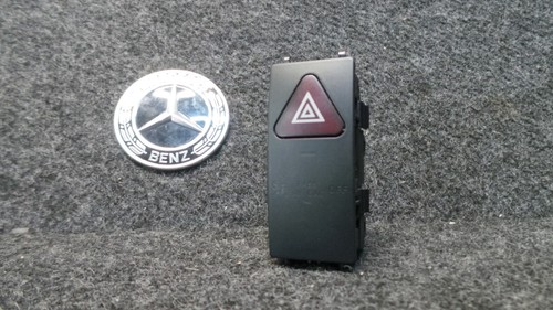 P97-8 * Mercedes-Benz W212 E-Klasse Warnblinker Warn Schalter - A2129052600