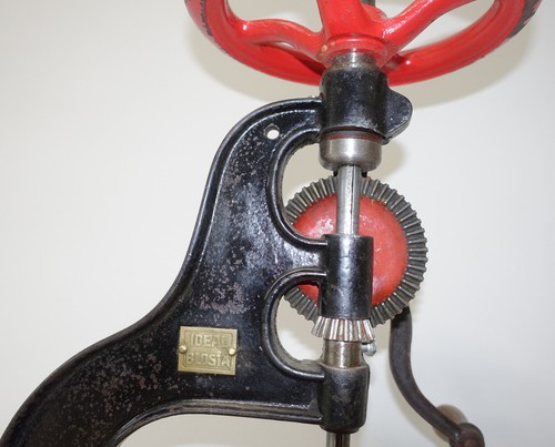 antike Tischbohrmaschine Museum IDEAL alte Bohrmaschine Bohrer alt Werkzeug - Bild 13 von 24