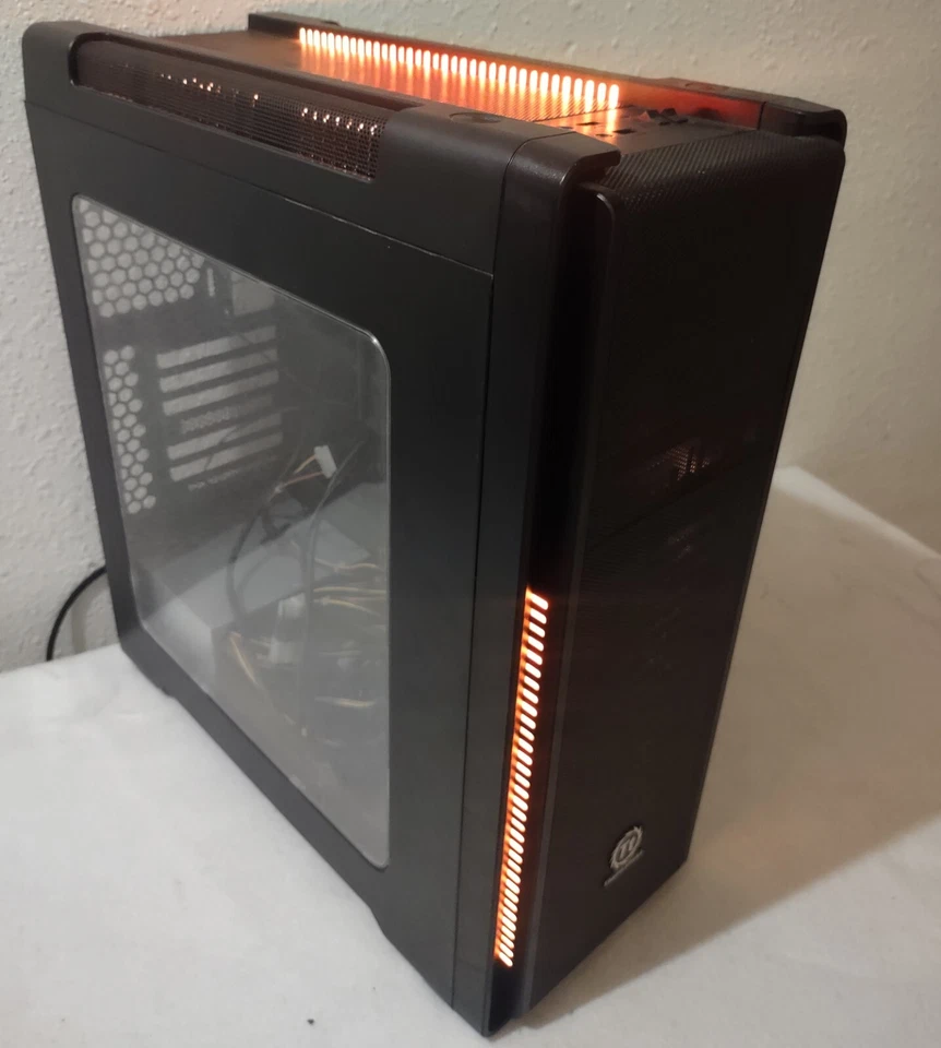 Thermaltake Versa RGB Full ATX Computer Gaming Desktop Case Retro Gaming Pc - Image 2 of 4