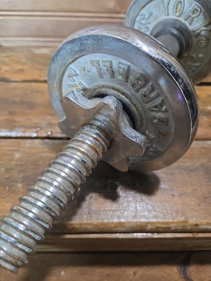 Juego de placas de mancuernas cromadas YORK 2-1/2 lb + barra cromada ajustable (lote de 5 piezas) Foto 2 de 4