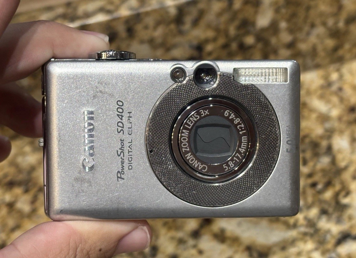 Canon PowerShot SD400 5.0 Mega Pixels 3x Optical Zoom Compact
