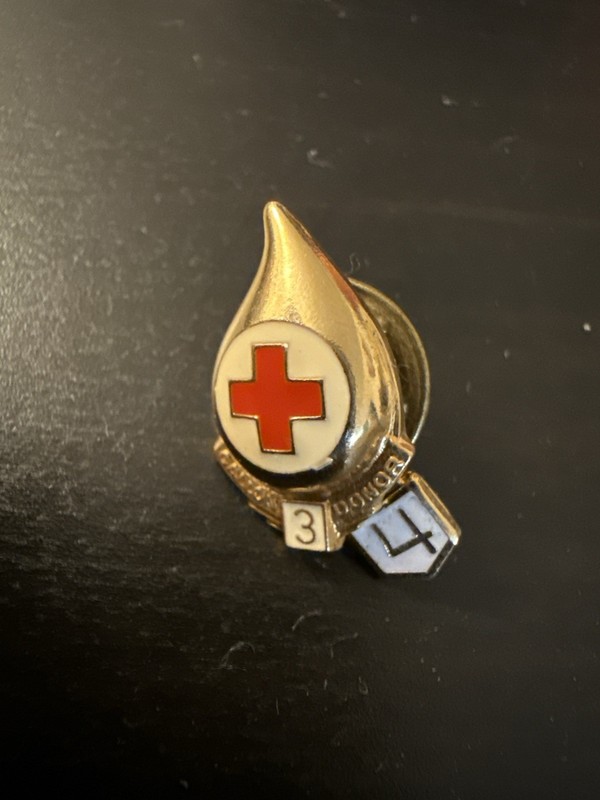Vintage 1970s Red Cross Blood Doner Lapel Pin 3&4 Gallon Tab Enamel Gold Tone