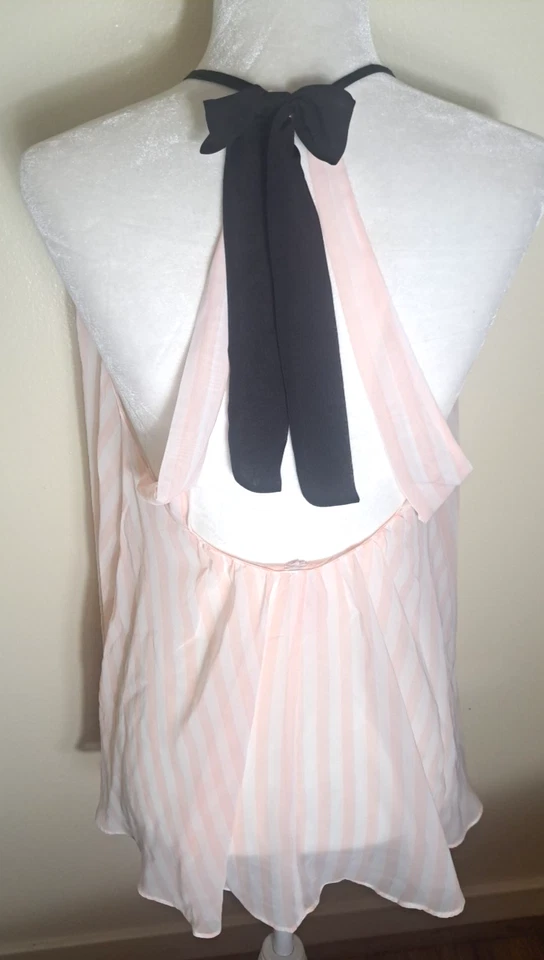 Lencería de peluche Victorias Secret 2 piezas remaches a rayas lazo en la espalda rosa pálido pequeño Foto 4 de 4