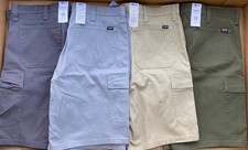 NEW Levis Signature Essential Cargo Shorts Mens 42 Super Flex Fabric 10 Inseam