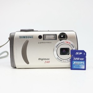Samsung Digital Camera Digimax 240 2.0MP With SD Card Silver Tested