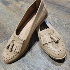 Sofft Loafers Leather Tan Slip On Size 9 Shoes Flats Comfort Tassel 
