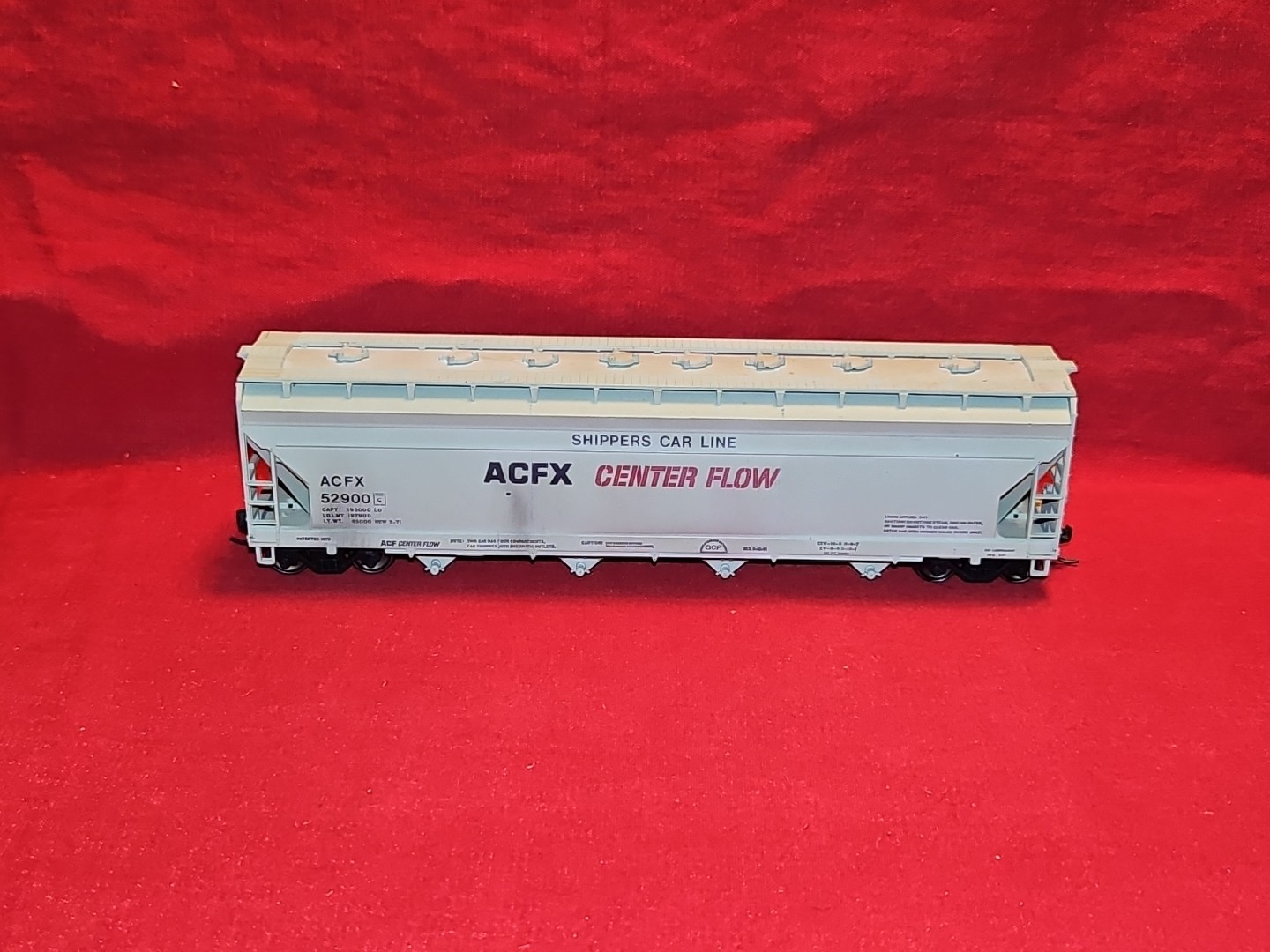 Athearn HO Center Flow ACFX 4 Bay Covered Hopper # 52900