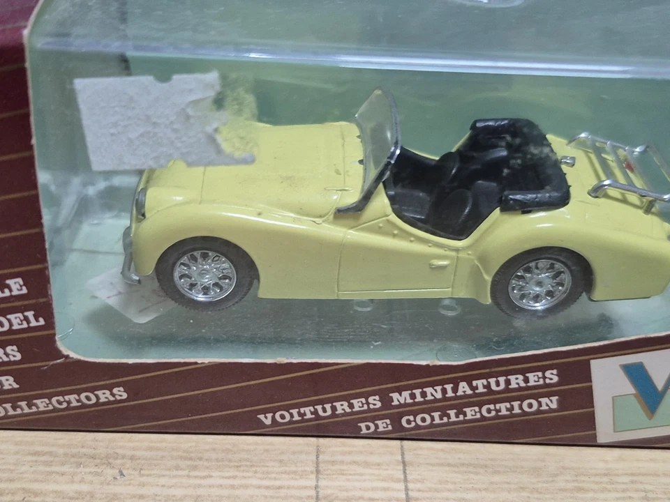 voiture Miniature Triumph Tr3 1/43 - Photo 2/4