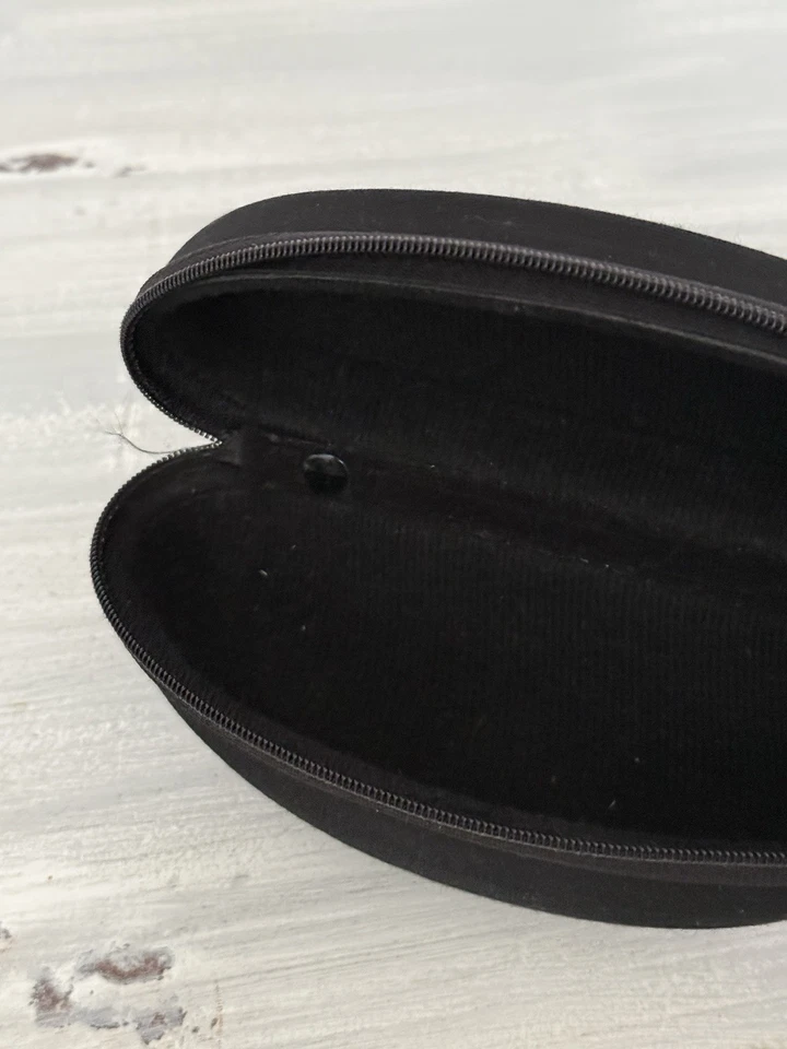 Gafas de sol deportivas semiduras negras MAUI JIM con mosquetón de plástico estuche con cremallera solamente Foto 4 de 4