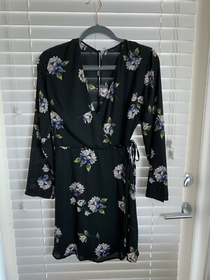 Lush Elly Wrap Long Sleeve Floral Dress - Medium - Black Blue Flowers 