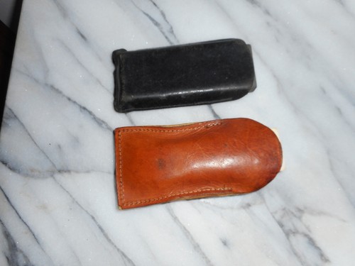 2 Vintage SHARPENING STONES w/Leather Pouch/ SMITH'S & CARBORUNDUM # 114 - Picture 3 of 9