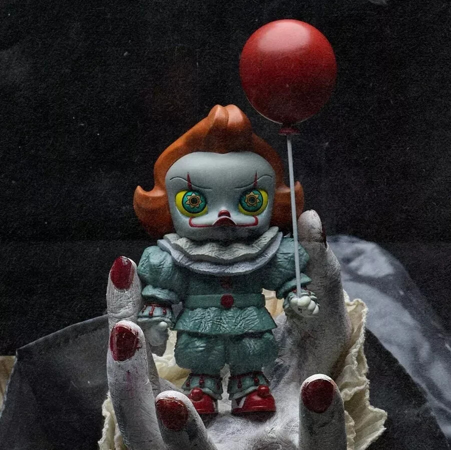 Molly IT ミニフィギュア MOLLY-IT Mini figure Pop-Mart-Molly-IT-Mini-Figure.