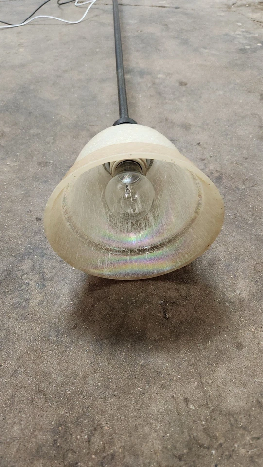 Pingente Hampton Bay acabamento óxido de ferro com abajur de vidro duplo francês Scavo - Imagem 2 de 4