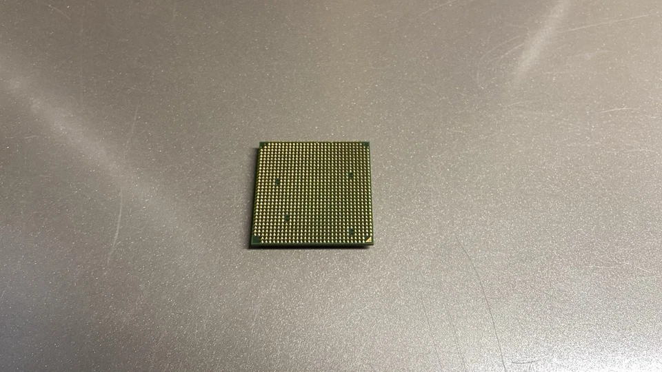 AMD Athlon 64 3500+ 2.2GHz Socket 939 CPU ADA3500DAA4BP Single Core - Image 2 of 3