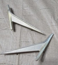 Vintage 1961 Ford Falcon Bird Fender Emblem Fomoco C1db-16228-b