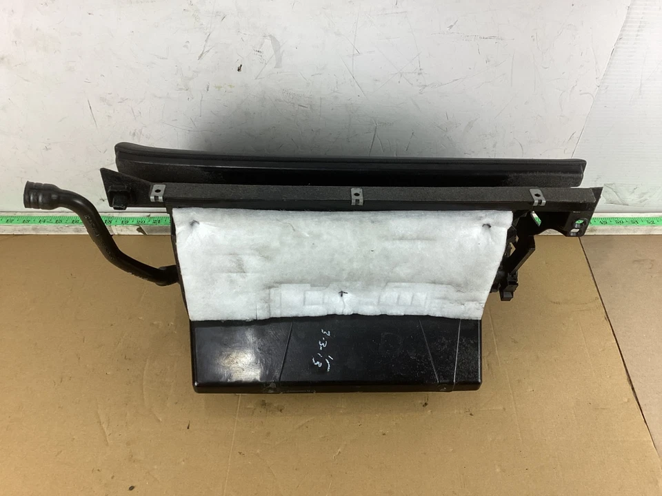 2013-2016 Mercedes GL450 X166 Dashboard Dash Storage Compartment Glove Box OEM - Image 4 of 4