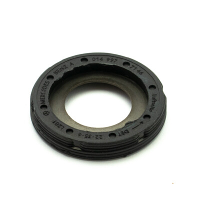 Crankcase ventilation valve seal for Mercedes-Benz OM642 