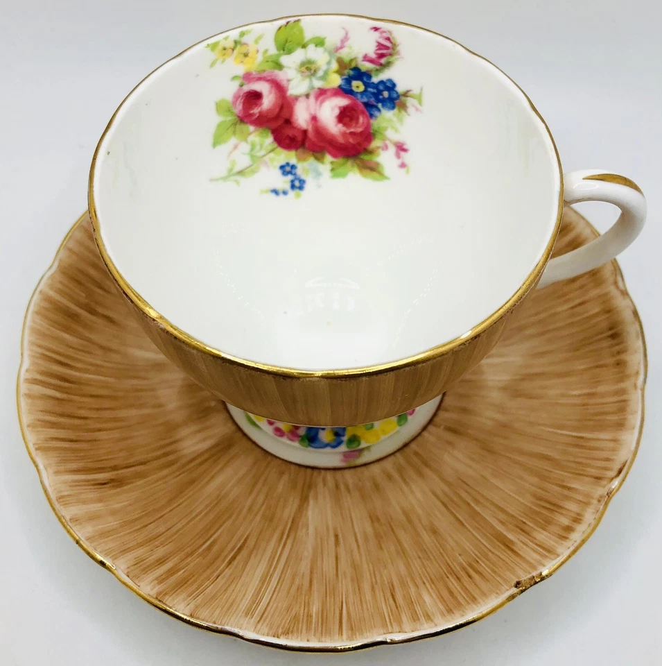 Taza y platillo vintage Foley pintado a mano con patas de flores Inglaterra beige tostado taza de té Foto 2 de 4