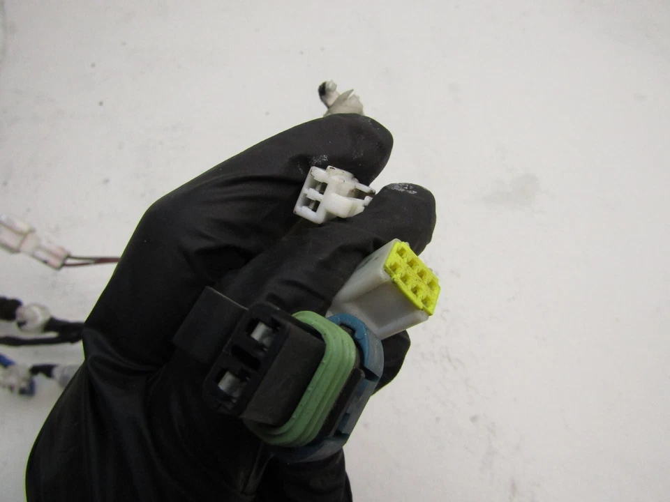 Arnés de cableado de puerta RODEO 2002 lado del pasajero cable delantero conector enchufe Foto 4 de 4