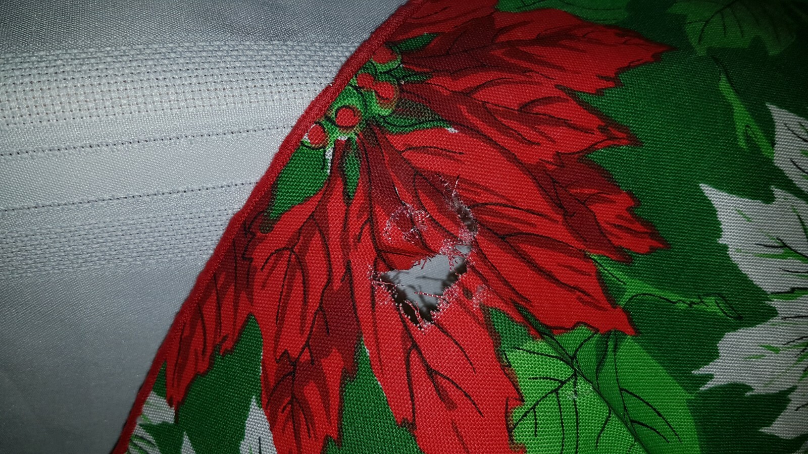 Vintage Tablecloth Linen Cutter Christmas Poinsettias REd White GREen