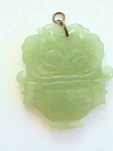 Vtg Chinese Carved Jade Stone Pendant Flower Basket 2" Green Celadon Jadeite - Picture 3 of 5