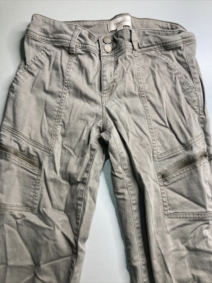 Pantalones cargo para mujer Rewind caqui talla 7/28w Foto 3 de 4