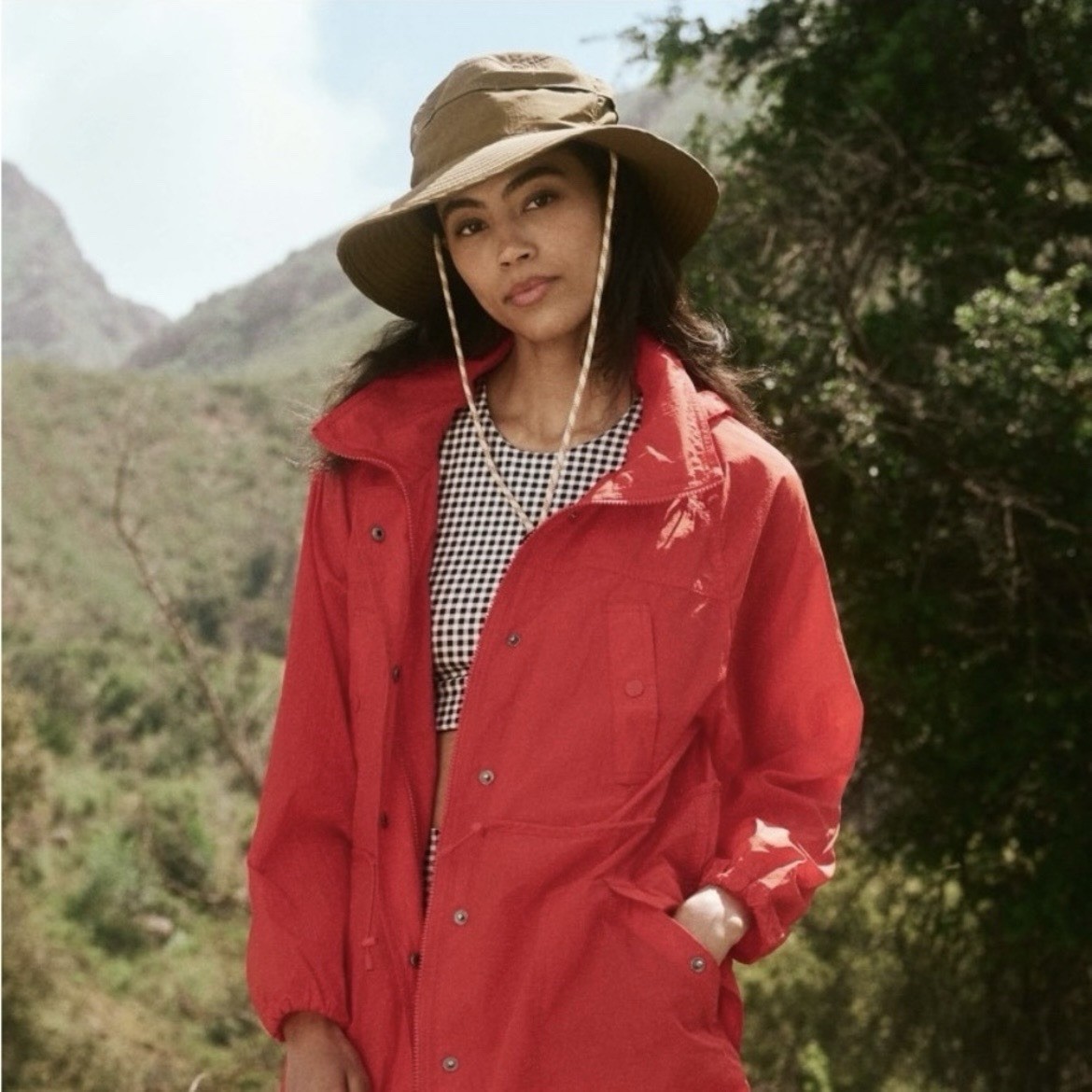 The Great x Eddie Bauer NWT Limited Edition Red Hooded Adjustable Windbreaker XS