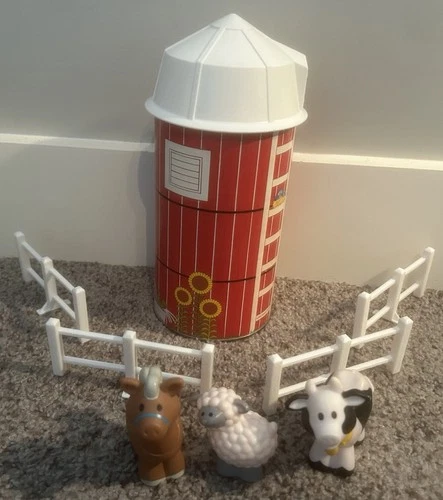 VINTAGE Fisher Price Farm Silo + Animal Figures + Fence LOT GREAT SHAPE 1990!