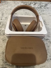 Beats Studio Pro x Kim Kardashian Edition Wir...