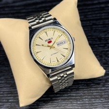 Imagen de Seiko 5 Automatic, Cream dial Day date refurbished working condition wrist watch
